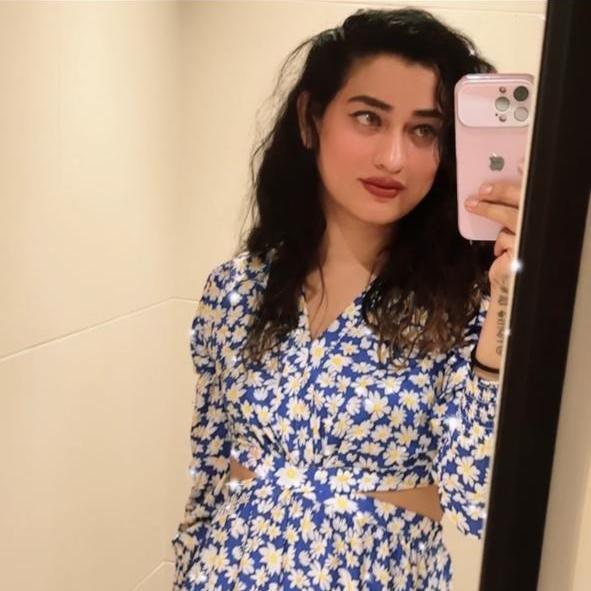 Roohi 16