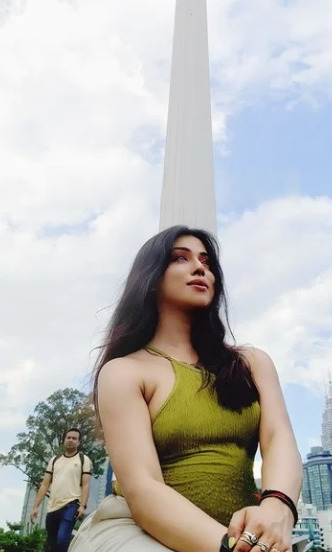 Nikki 44