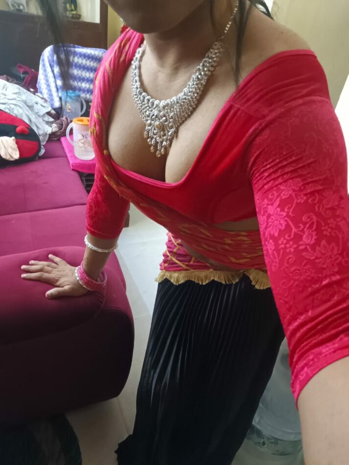 Hot Aarti 5