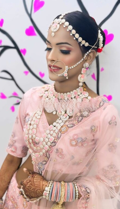 Heena 34