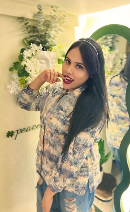 Surbhi 27
