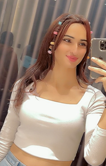 Alisha 43