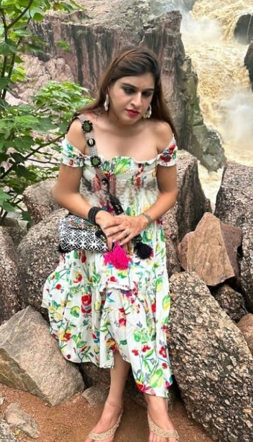 Chandni 49