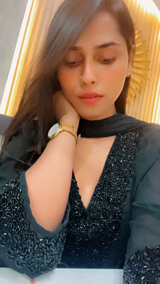 Saina 48
