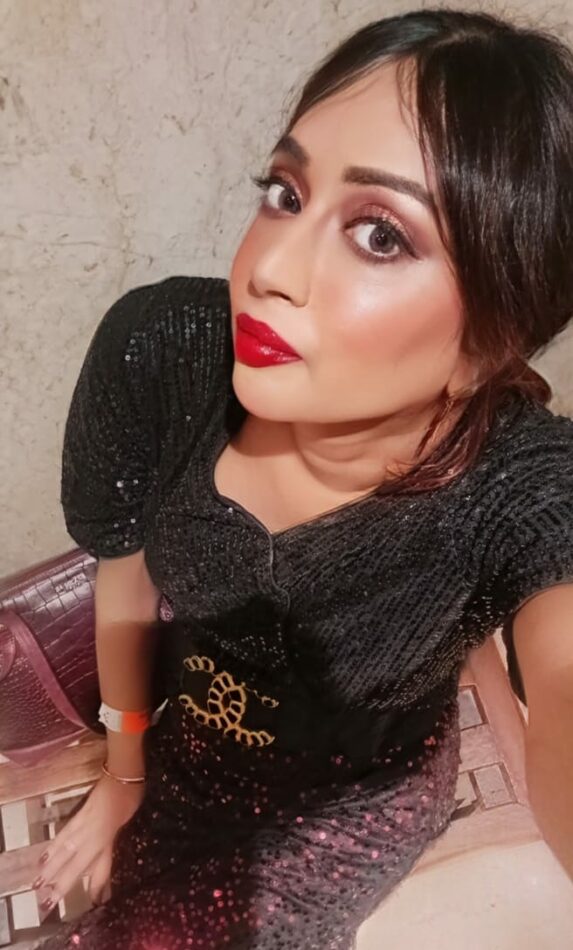 Shemale Sunayna 1