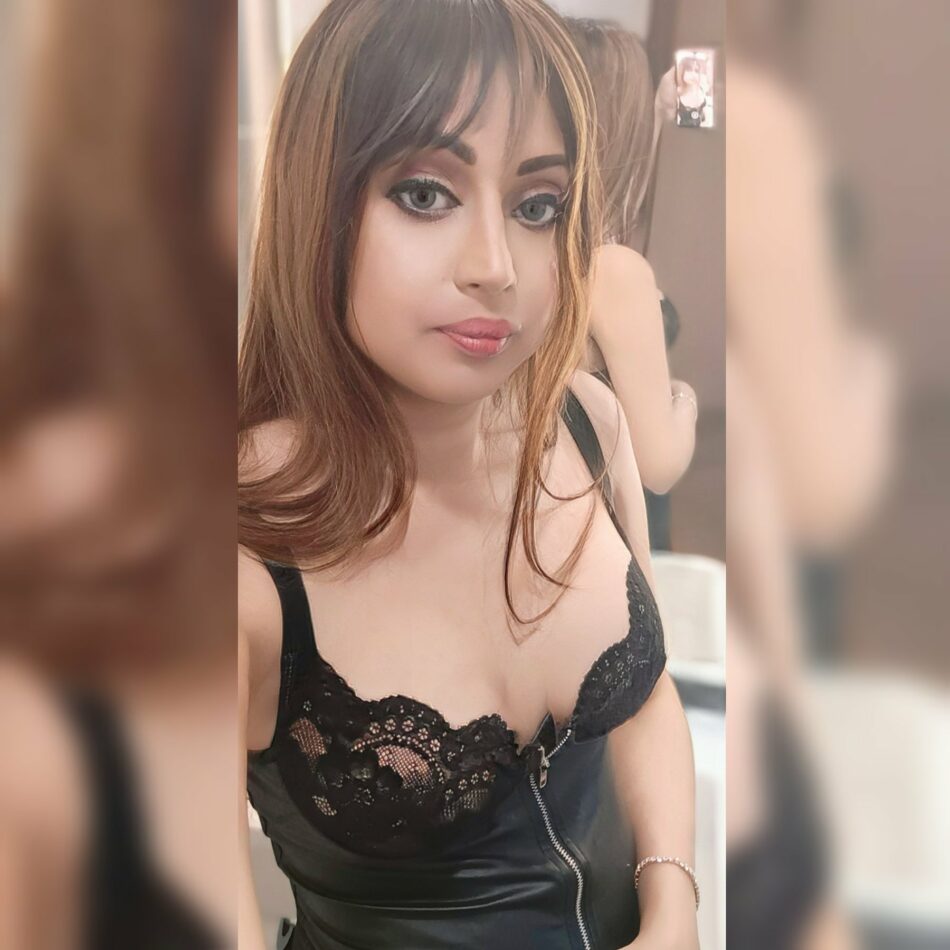 Shemale Sunayna 45