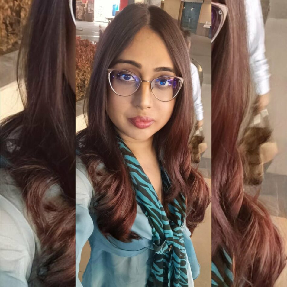 Shemale Sunayna 55