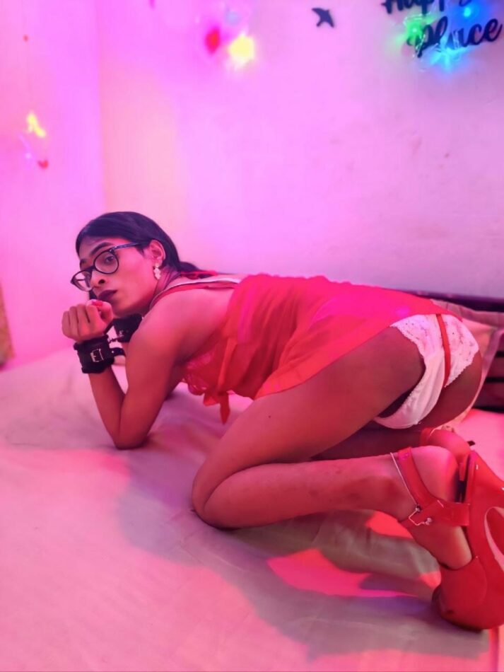 Priya Roy 16